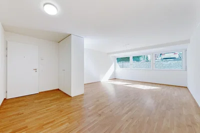 Schlafzimmer; holzboden, tageslicht