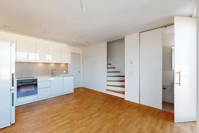 Küche; küchengeräte, holzboden, tageslicht