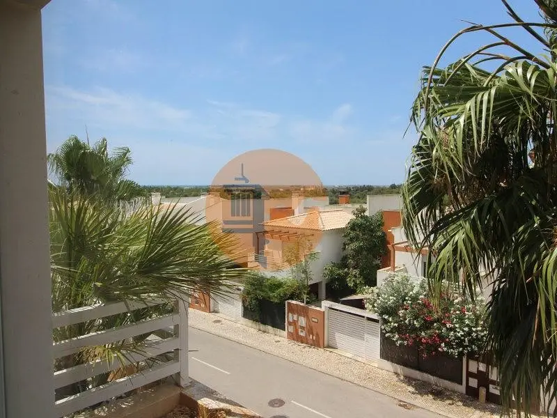 Balcon; vue, lumière naturelle