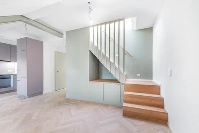 Sonstiges; holzboden, tageslicht, renoviert
