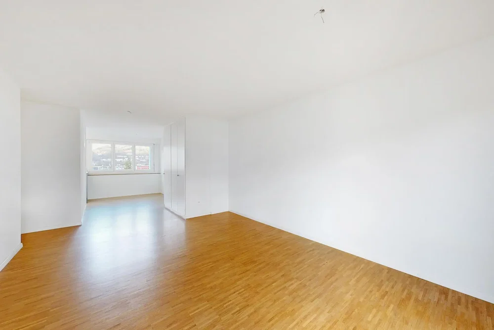 Schlafzimmer; holzboden, tageslicht