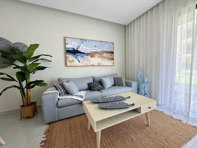Oturma odası; doğal ışık, modern stil