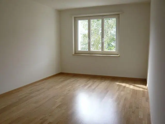 Schlafzimmer; holzboden, tageslicht