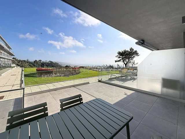 Terrasse; blick, tageslicht, fliesenboden