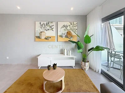 Wohnzimmer; tageslicht, fliesenboden, moderner stil