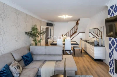 Salon; lumière naturelle, parquet, style moderne