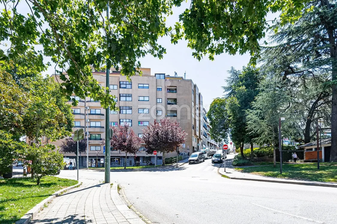 Кућа и околина; поглед, природно светло