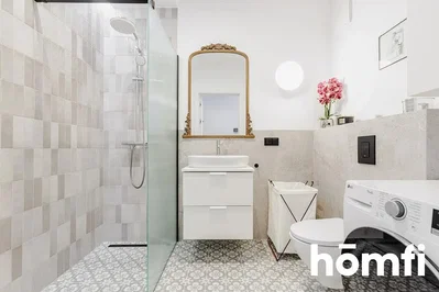 Salle de bain; carrelage, lumière naturelle, rénové