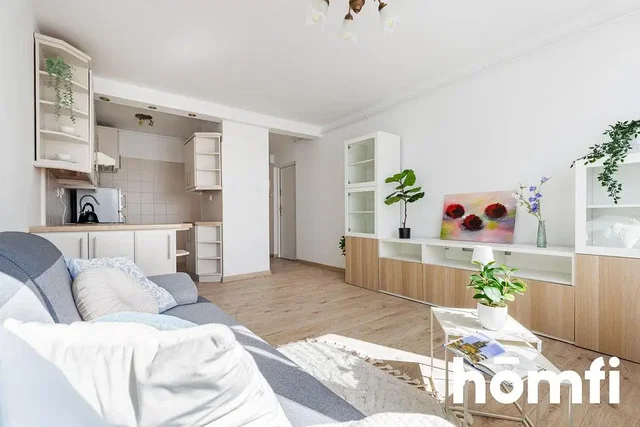 Obývačka; prirodzené svetlo, moderný štýl, drevená podlaha