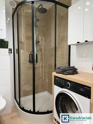 Salle de bain; carrelage, rénové, lumière naturelle