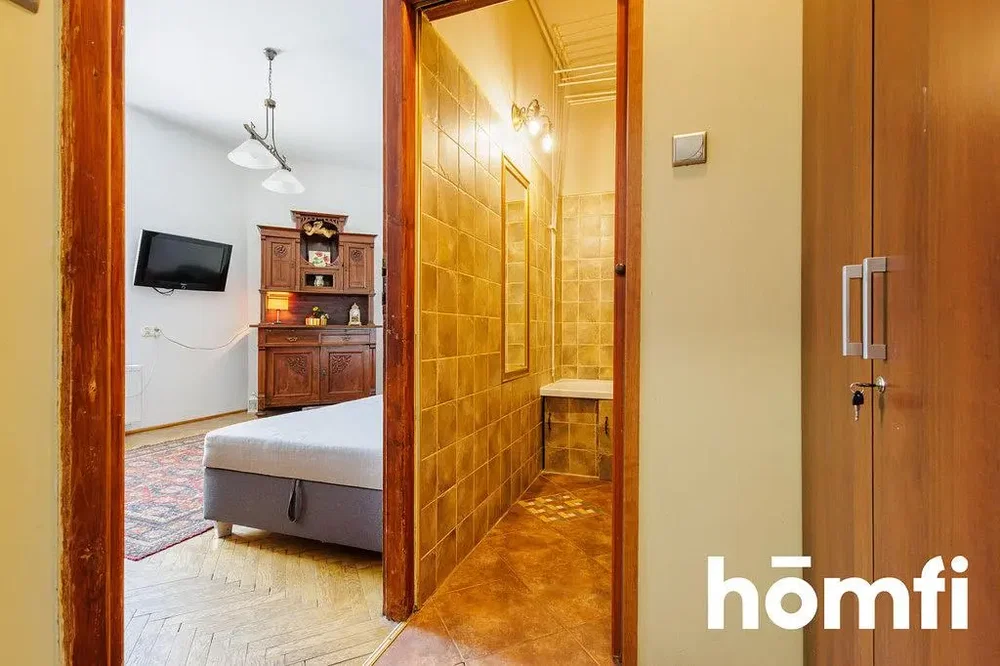 Chambre; lumière naturelle, parquet