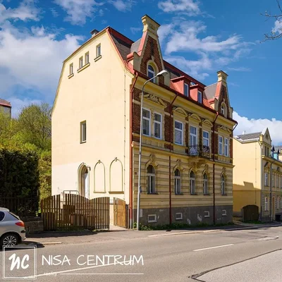 Casa e arredores
