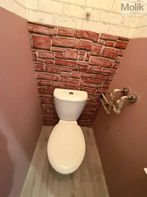 Toilette; fliesenboden