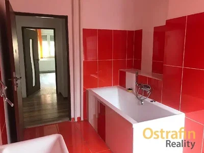 Badezimmer; fliesenboden, renoviert, tageslicht