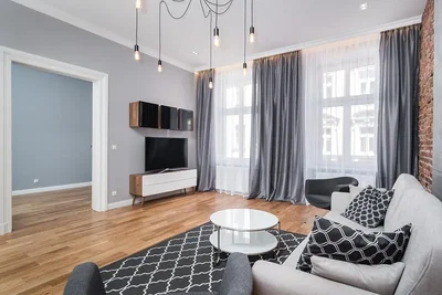Wohnzimmer; holzboden, tageslicht, moderner stil