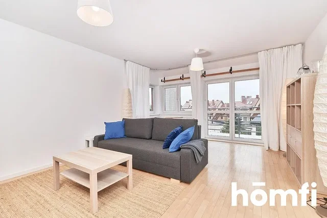 Living room; natural light, wood floor, modern style