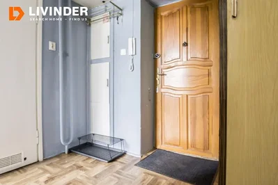 Cloakroom; wood floor, natural light
