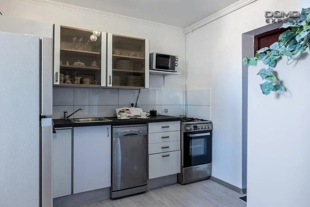 Cuisine; électroménager, lumière naturelle
