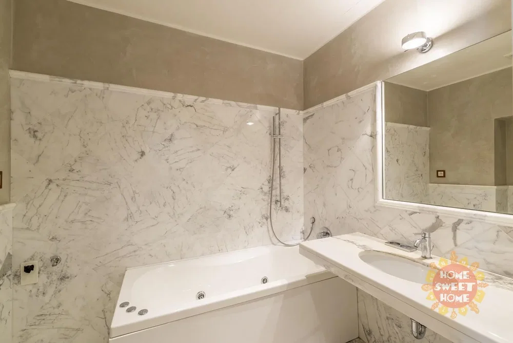 Bagno; ristrutturato, luce naturale