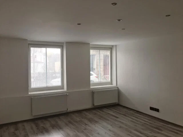 Salon; lumière naturelle, parquet