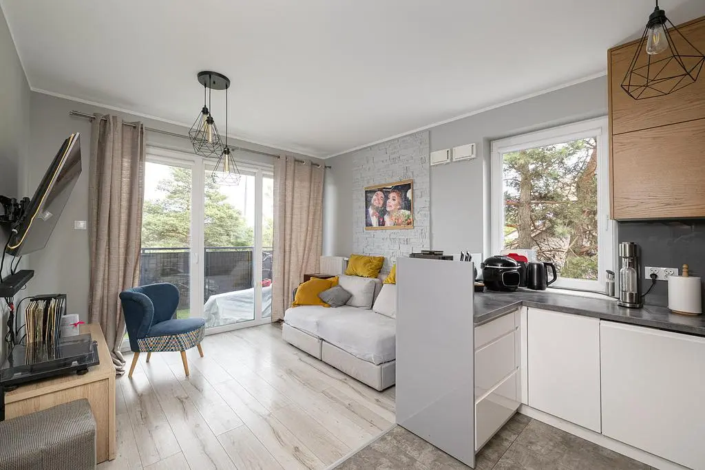 Wohnzimmer; blick, holzboden, tageslicht, moderner stil, küchengeräte