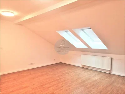 Kids room; wood floor, natural light