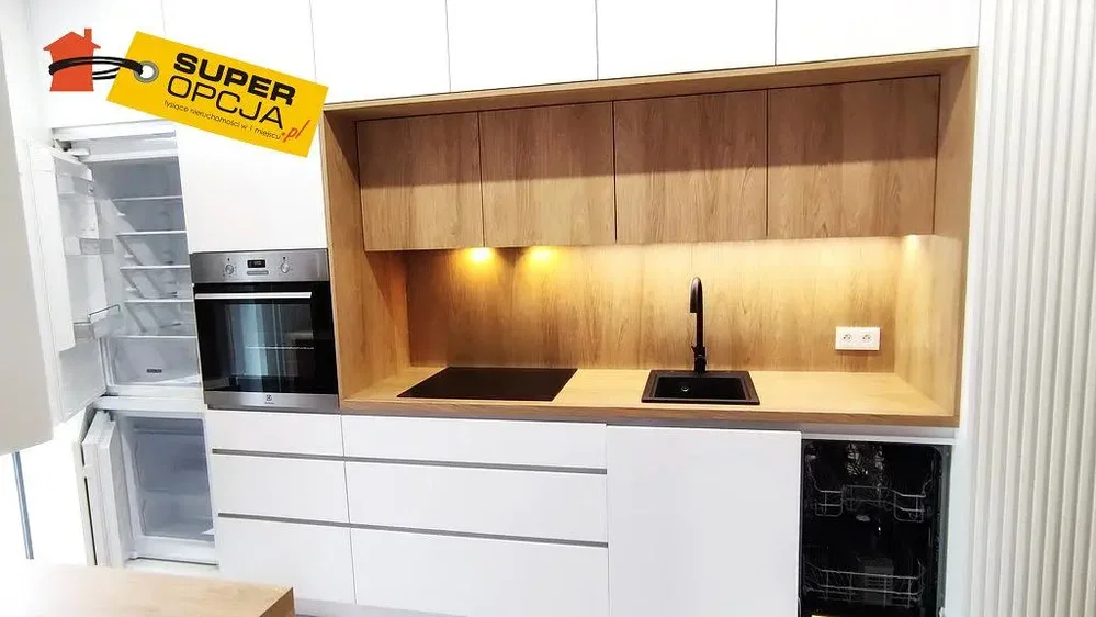 Cuisine; électroménager, rénové, lumière naturelle