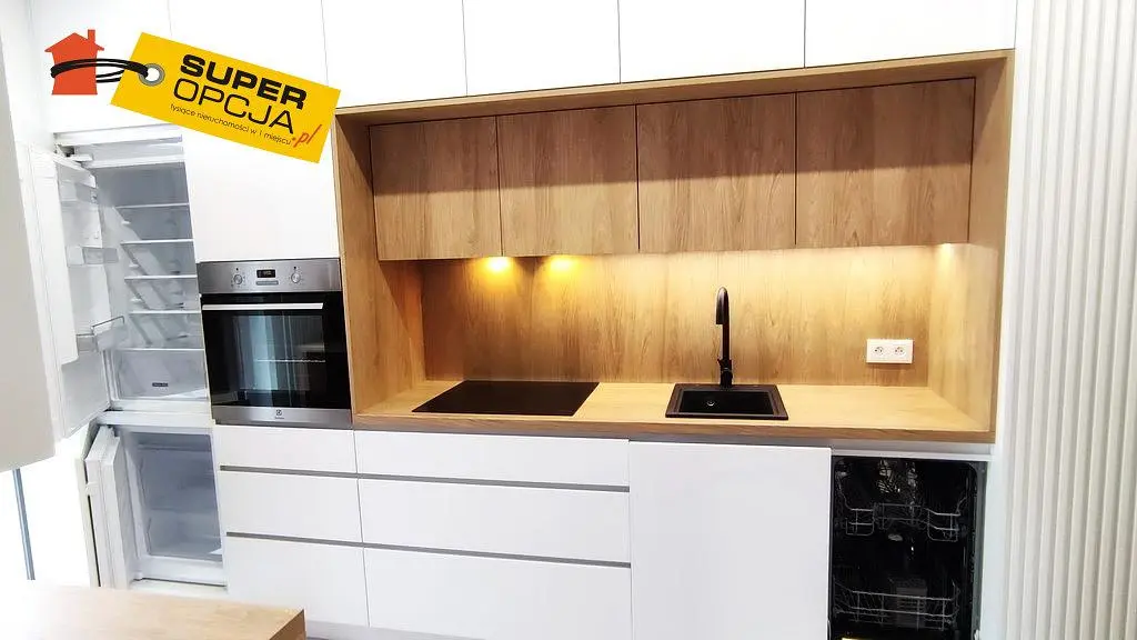 Cuisine; électroménager, rénové, lumière naturelle