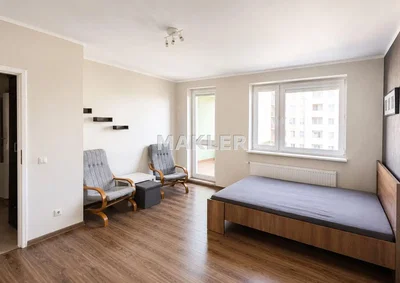 Schlafzimmer; tageslicht, holzboden