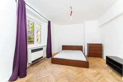 Bedroom; wood floor, natural light