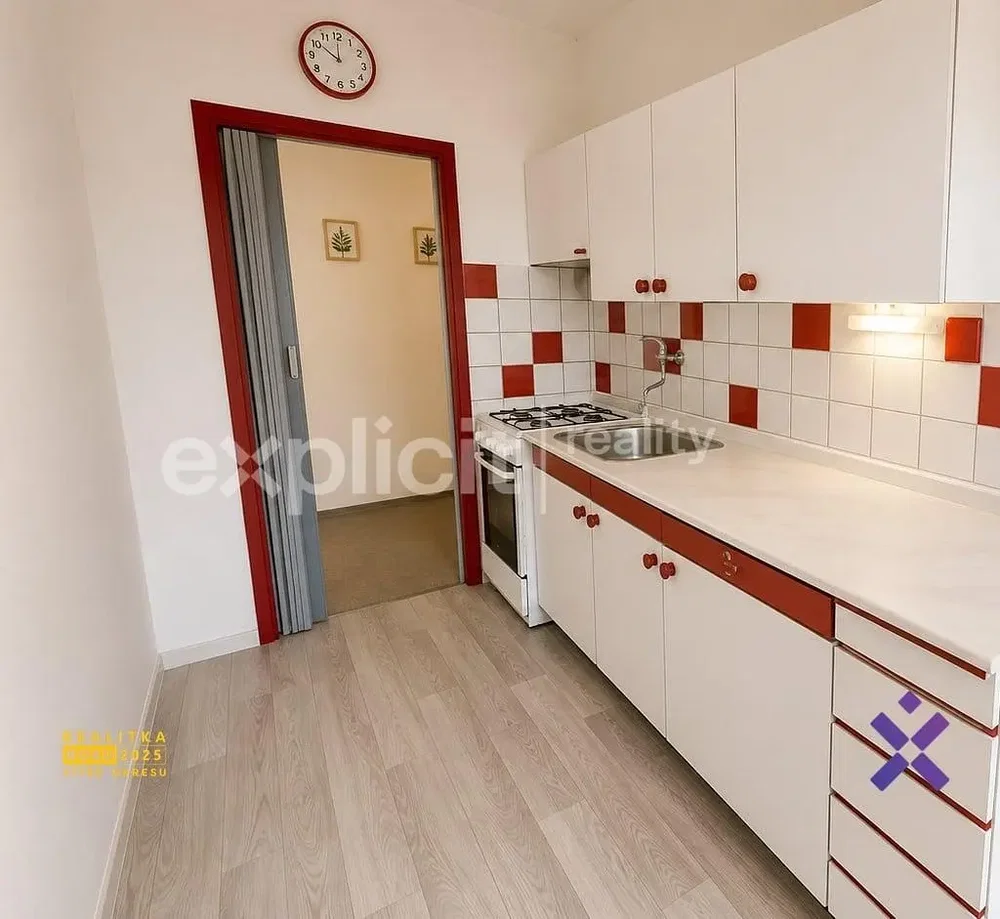 Kitchen; kitchen appliances, tile floor, wood floor