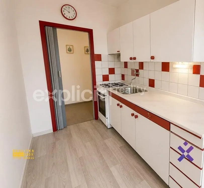 Kitchen; kitchen appliances, tile floor, wood floor