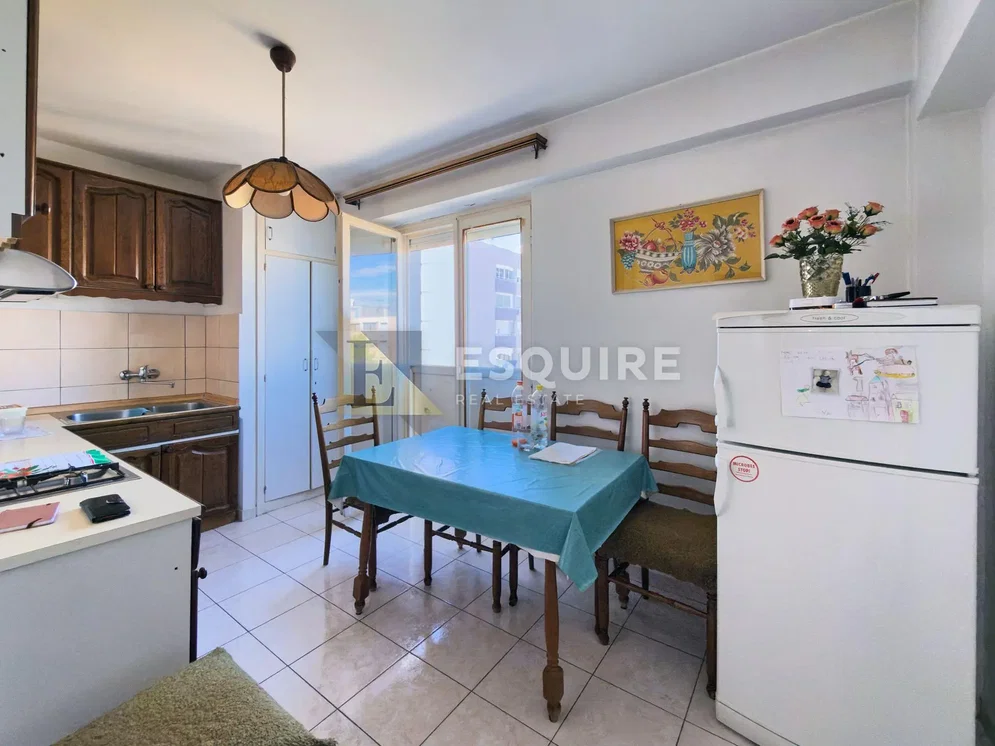 Kitchen; tile floor, kitchen appliances