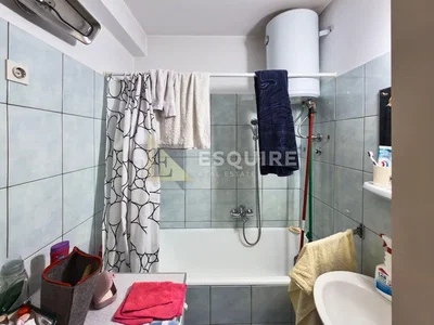 Kupaonica; pločice, potrebna renovacija