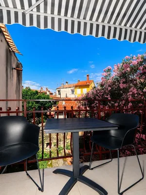 Balcone; vista, luce naturale