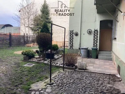 Casa y alrededores