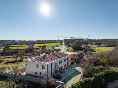 Casa e dintorni; vista, luce naturale
