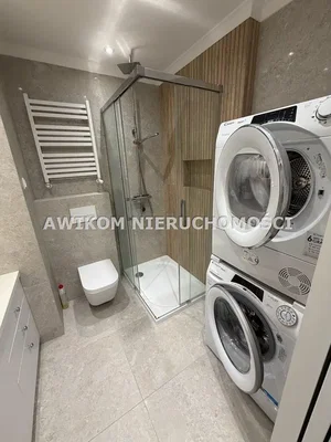 Toilette; fliesenboden, renoviert