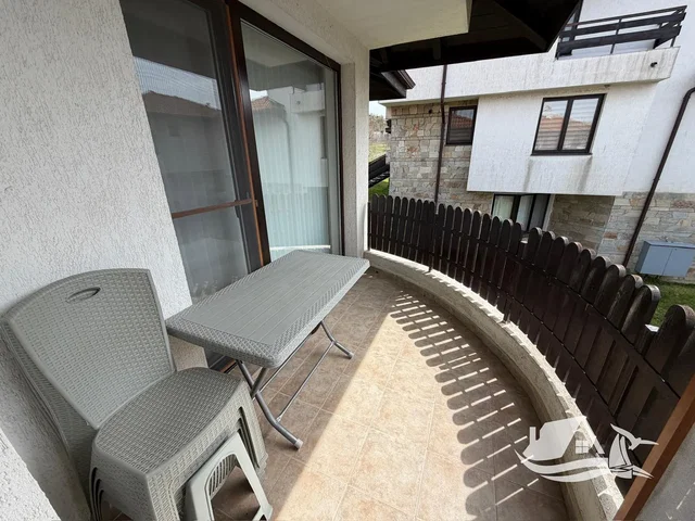 Balcony; tile floor, natural light