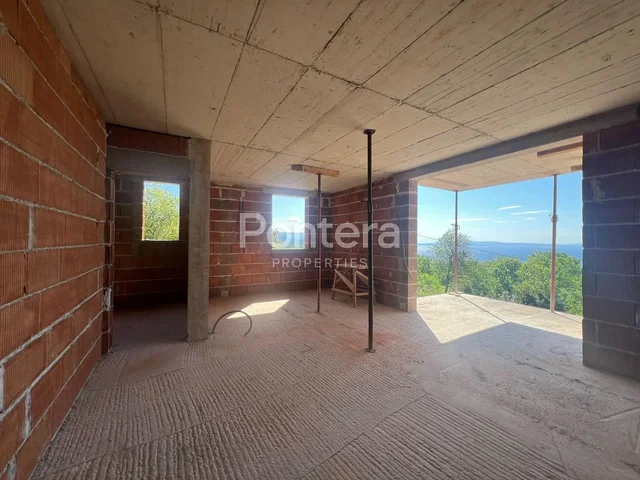 Other; natural light, needs renovation