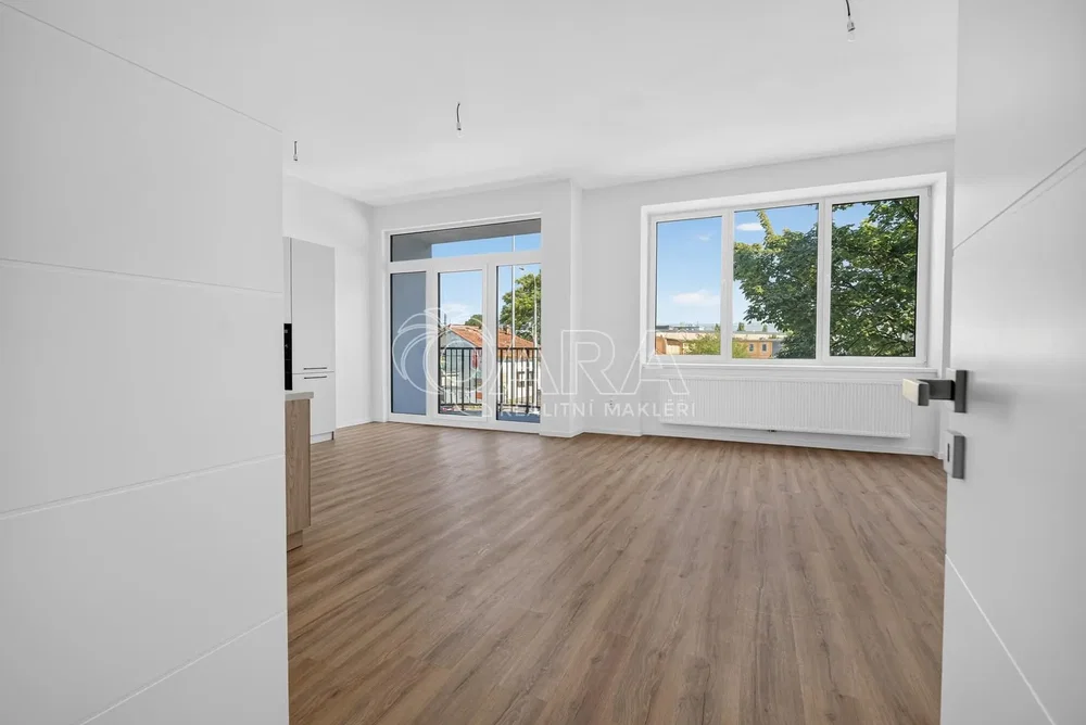 Living room; wood floor, natural light, view