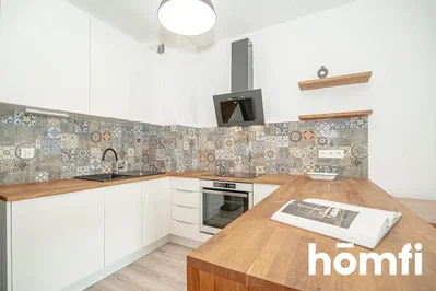 Cuisine; électroménager, parquet, rénové, lumière naturelle