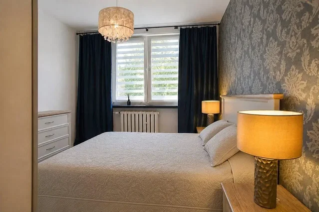 Bedroom; natural light, modern style