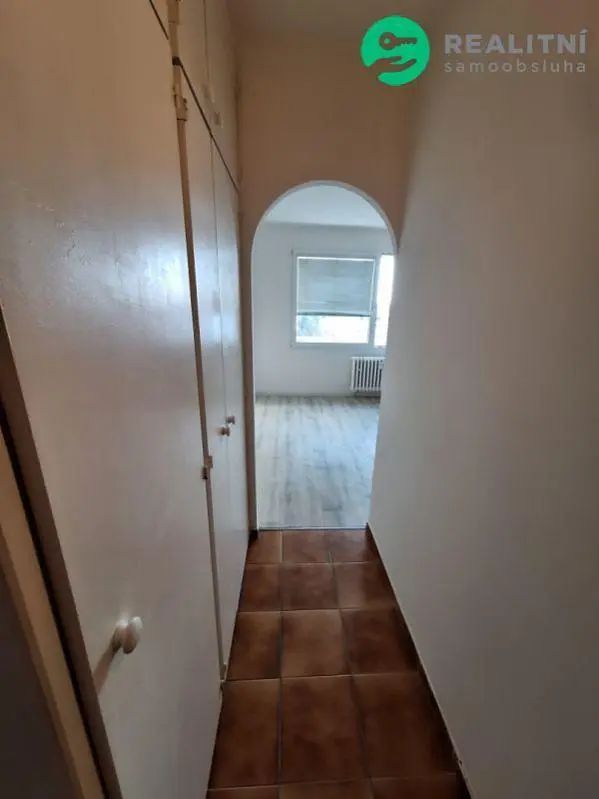 Ostatní; dlažba