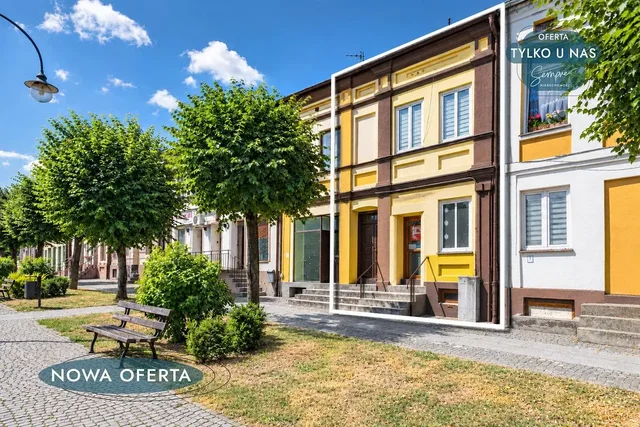 Soggiorno; luce naturale, stile moderno, pavimento in legno