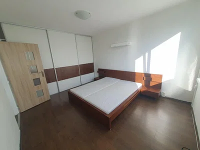 Schlafzimmer; tageslicht, fliesenboden