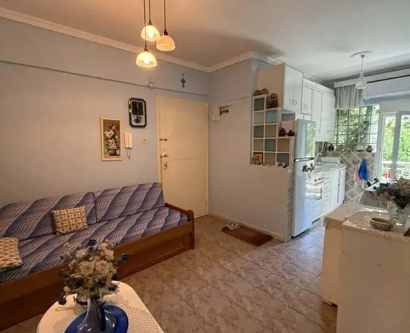 Living room; tile floor, natural light
