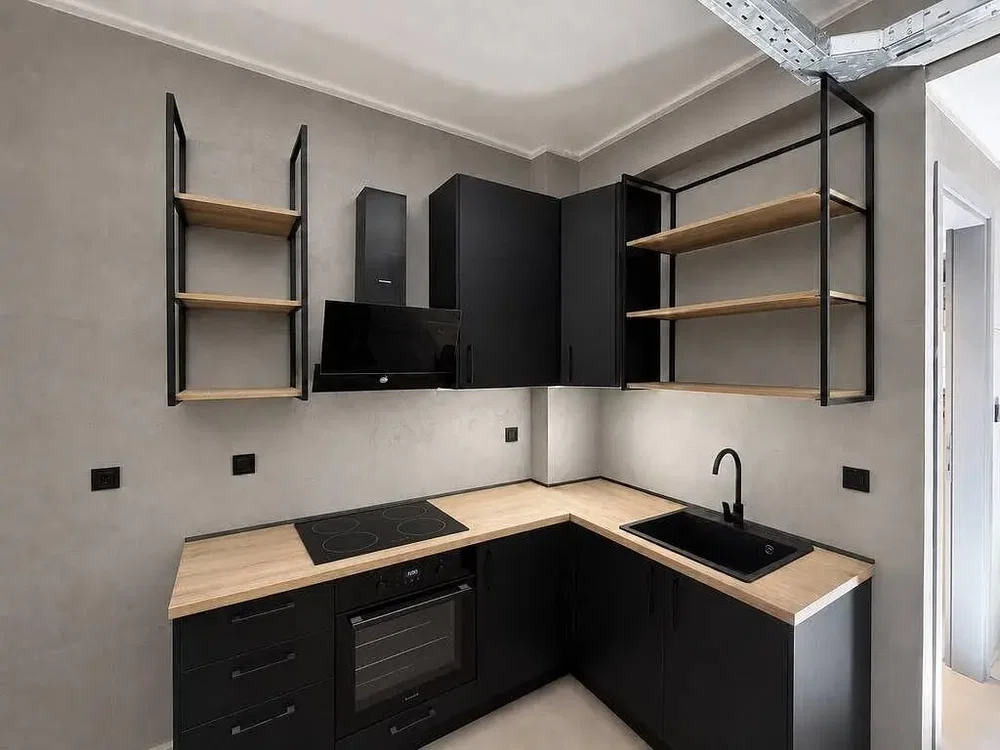 Cuisine; électroménager, parquet, rénové, lumière naturelle