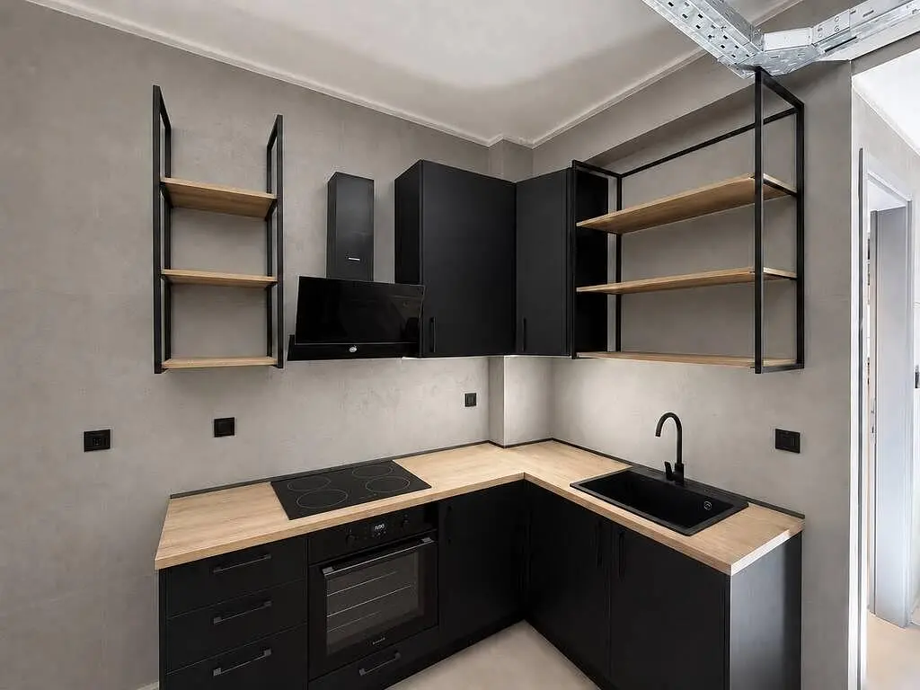 Cuisine; électroménager, parquet, rénové, lumière naturelle