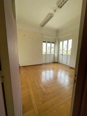 Ostatné; drevená podlaha, prirodzené svetlo